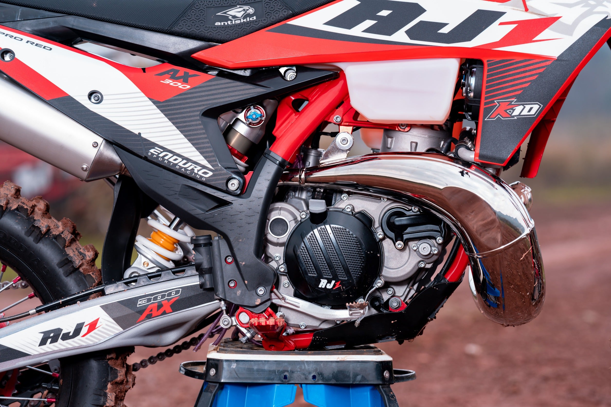 AJ1-K10 AX300 Fullsize Motocross